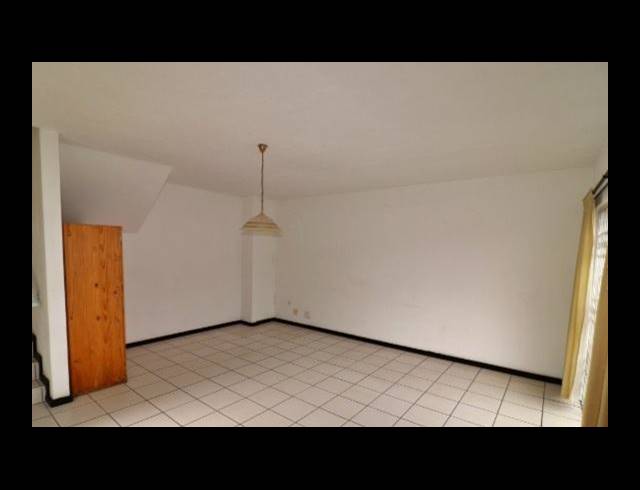 3 BEDROOM TOWNHOUSE FOR SALE IN SUNNYROCK